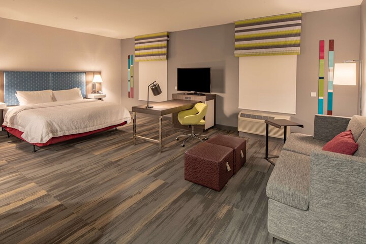 Room 27 of 61