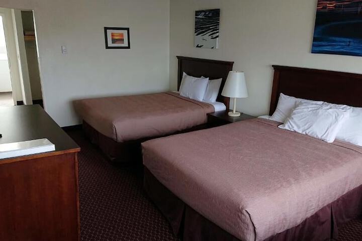 Silver Sands Motel