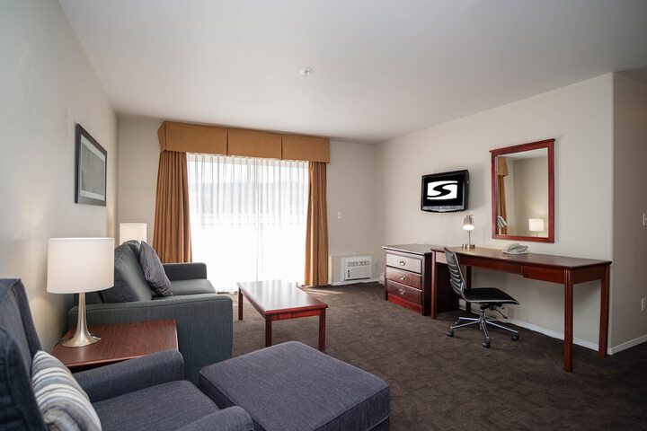 Room 32 of 47
