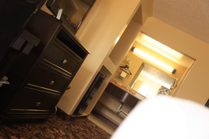 Room 12 of 33