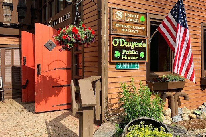 Summit Lodge