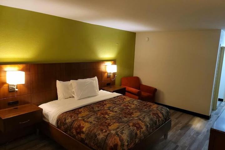 Room 8 of 21