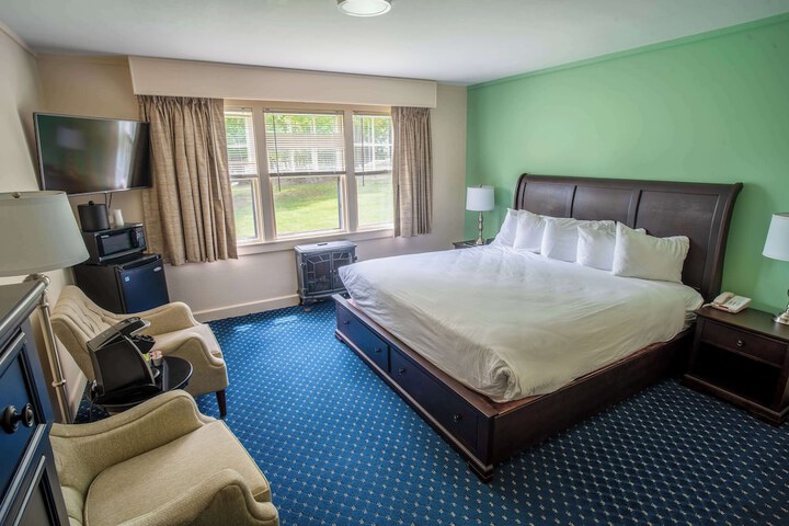 Room 27 of 71
