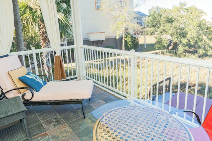 Waters Edge Inn - Adults Only