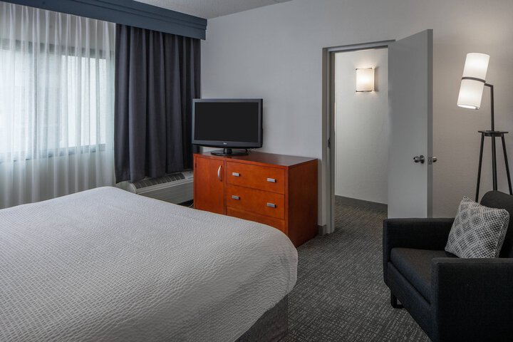 Room 14 of 30