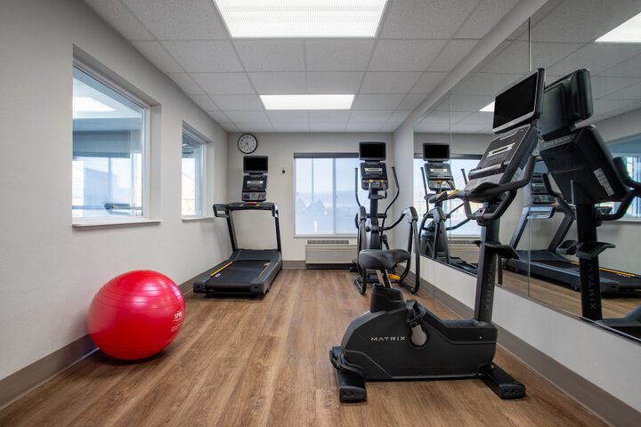 Holiday Inn Express Hotel & Suites Clinton by IHG