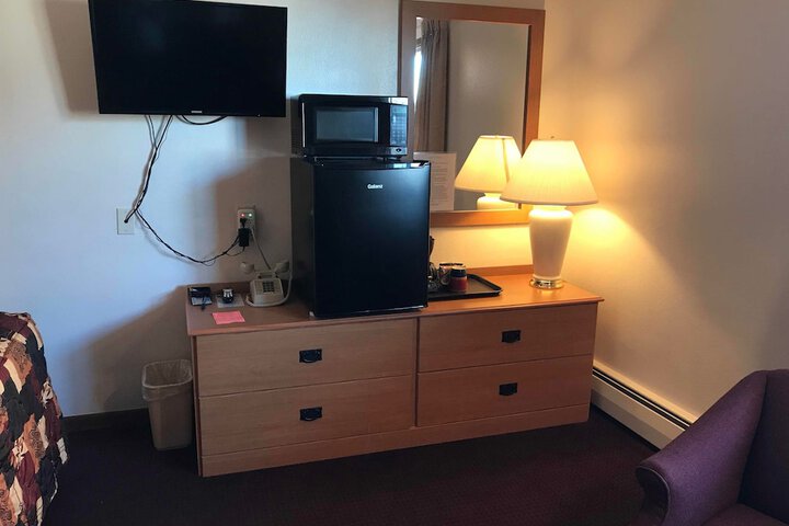 Room 32 of 46
