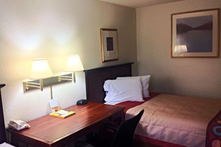 Room 12 of 23