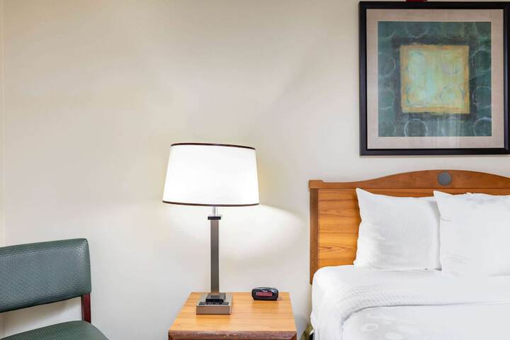 Room 25 of 29