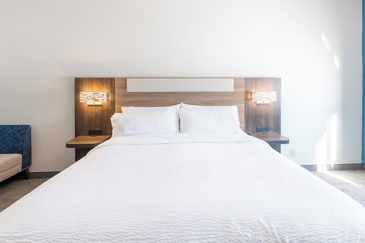 Holiday Inn Express Hotel & Suites ANDERSON NORTH by IHG
