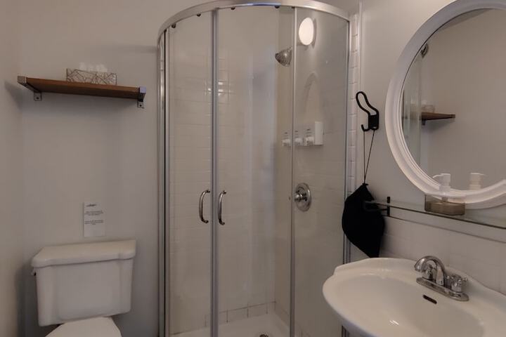 Room 4 of 30