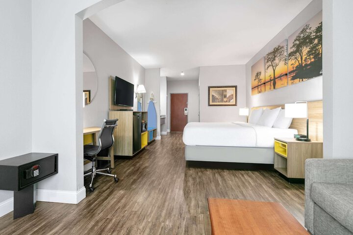 Room 27 of 57