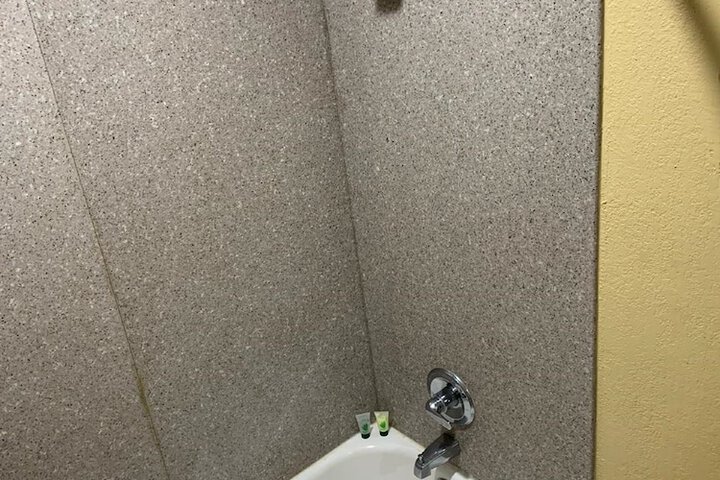 Room 6 of 21