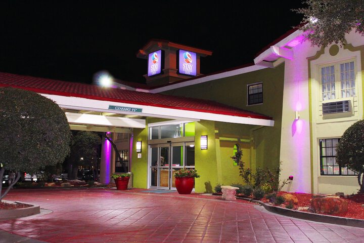 Hotel 3 of 27