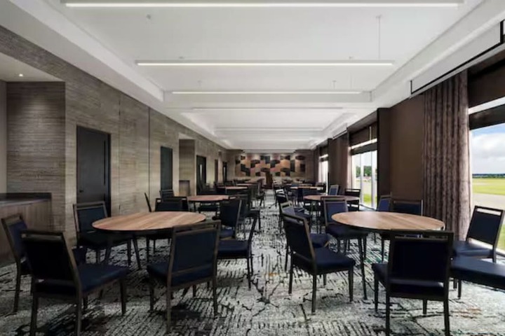 Hotel Avail Rogers Tapestry Collection by Hilton