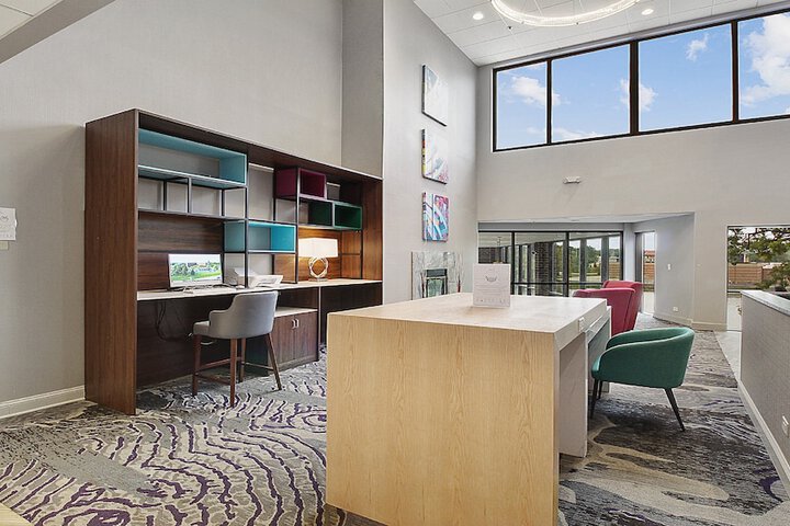 Holiday Inn Chicago Nw Crystal Lk Convention Center by IHG
