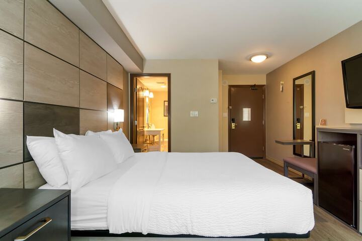Room 17 of 77