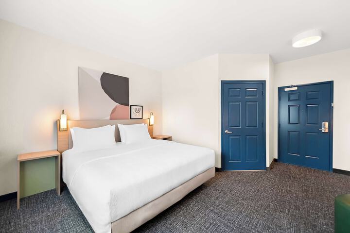 Room 32 of 43