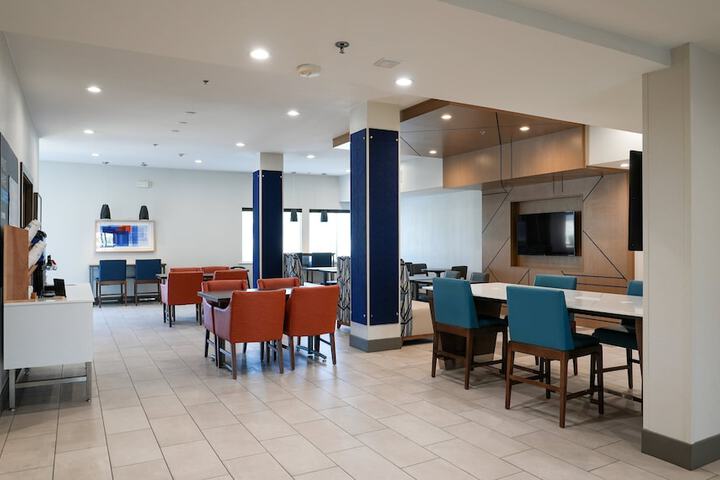 Holiday Inn Express & Suites Dallas Southwest-Cedar Hill by IHG
