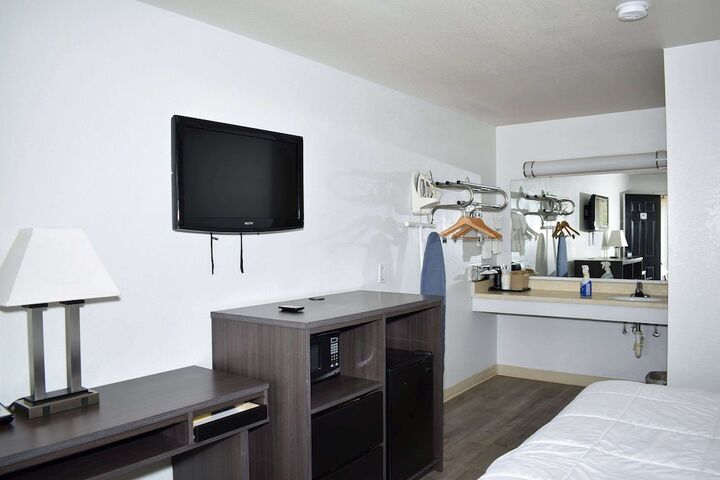 Room 56 of 80