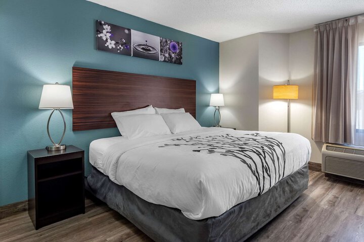 Room 15 of 33