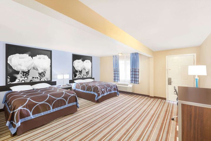 Room 14 of 36