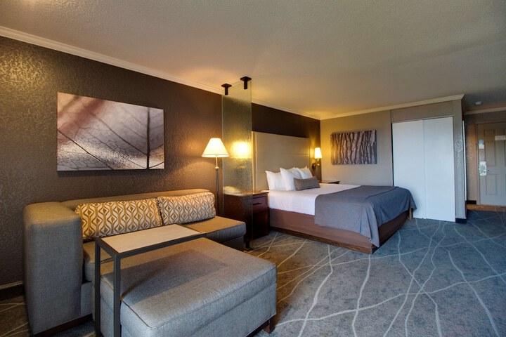 Room 27 of 80