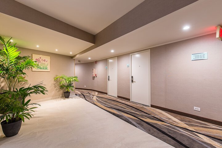 Ballroom/Hall 42 of 44