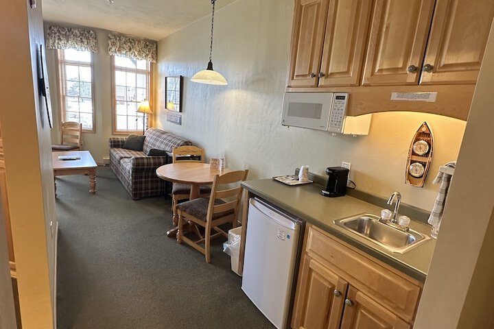 Birchwood Lodge