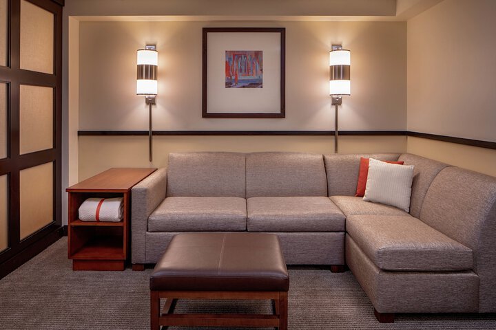 Room 9 of 28