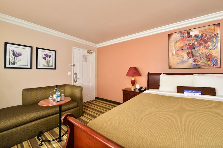 Room 10 of 31