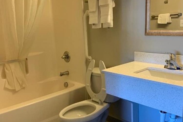 Room 11 of 26