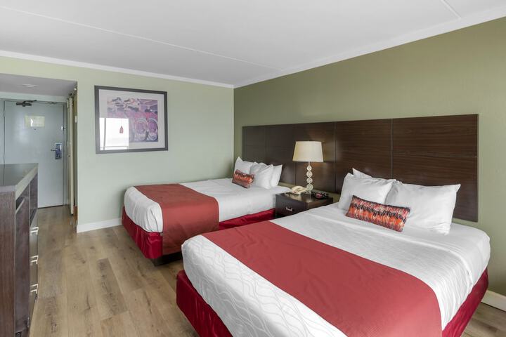 Room 16 of 28