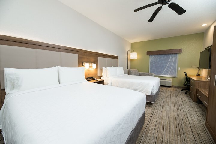 Room 7 of 26