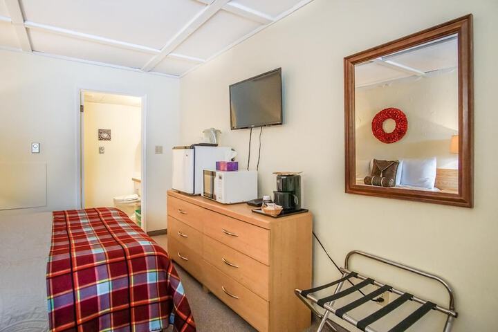 Room 35 of 38