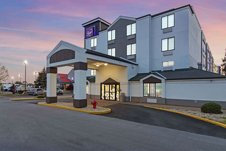 Hotel 4 of 34
