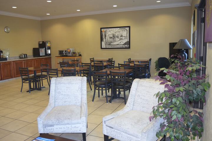 Hotel Interior 11 of 40