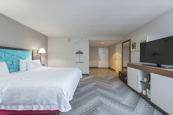 Room 12 of 27