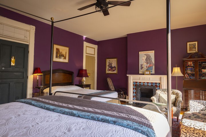 Room 73 of 152