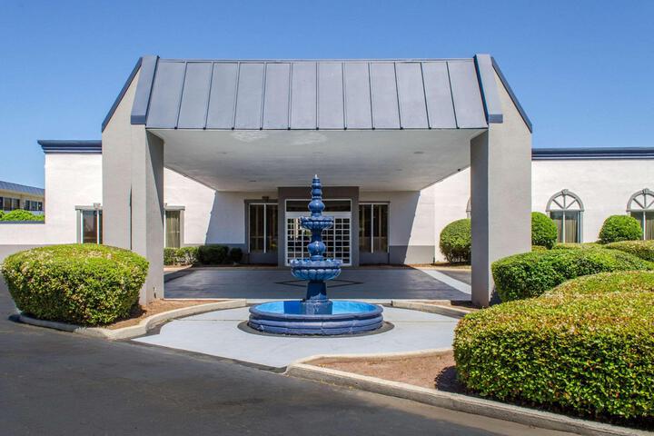 Quality Inn & Suites