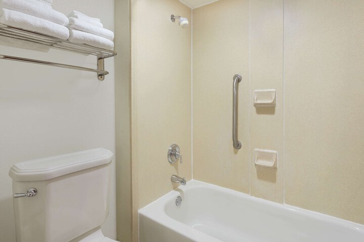 Room 17 of 21