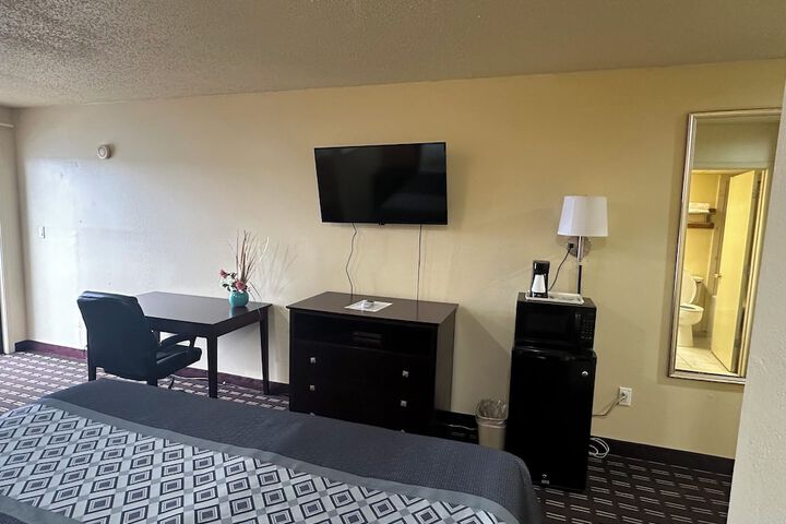 Room 27 of 27