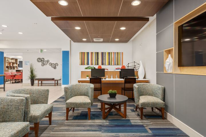 Holiday Inn Express Hotel and Suites West Valley by IHG