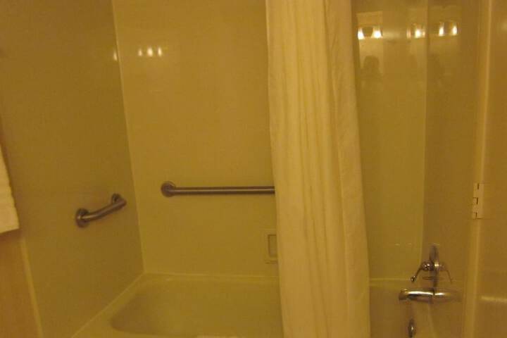 Room 14 of 36