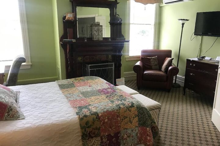 Vandiver Inn