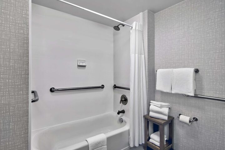 Room 25 of 49