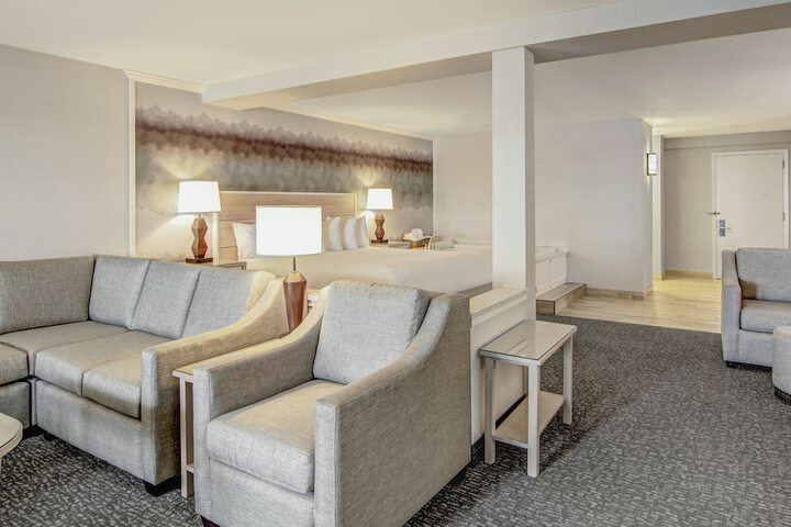 Hallmark Resort - Newport