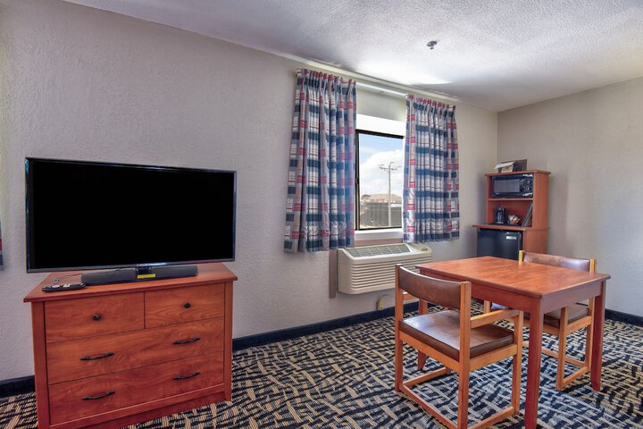 Room 21 of 37
