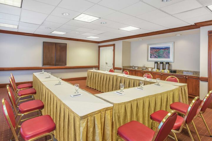 Homewood Suites by Hilton Newark-Wilmington South Area