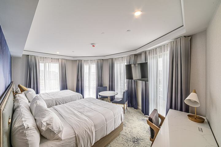 Room 13 of 70